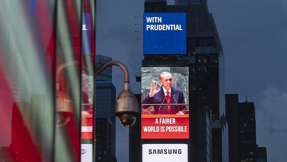 Cumhurbaşkanı Erdoğanın tarihi mesajı Times Meydanında: Dünya 5ten büyüktür