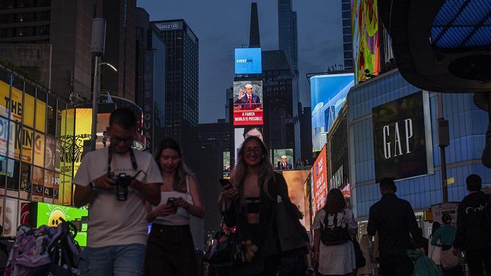 Cumhurbaşkanı Erdoğanın tarihi mesajı Times Meydanında: Dünya 5ten büyüktür