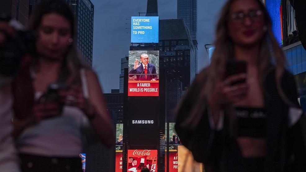 Cumhurbaşkanı Erdoğanın tarihi mesajı Times Meydanında: Dünya 5ten büyüktür
