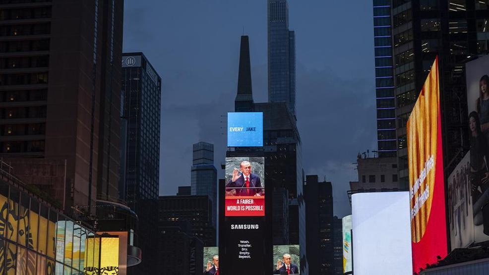 Cumhurbaşkanı Erdoğanın tarihi mesajı Times Meydanında: Dünya 5ten büyüktür