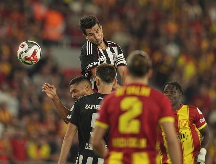 Beşiktaş Teknik Direktörü Sergen Yalçından, Kayserispor deplasmanında sürpriz