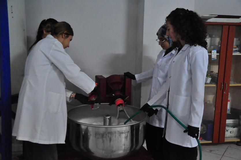 Fabrika gibi okul: Ürettiklerinden yıllık 2 milyon lira gelir elde ediyorlar