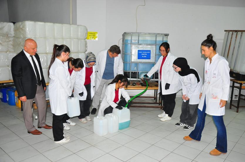 Fabrika gibi okul: Ürettiklerinden yıllık 2 milyon lira gelir elde ediyorlar