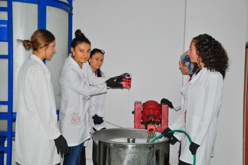 Fabrika gibi okul: Ürettiklerinden yıllık 2 milyon lira gelir elde ediyorlar