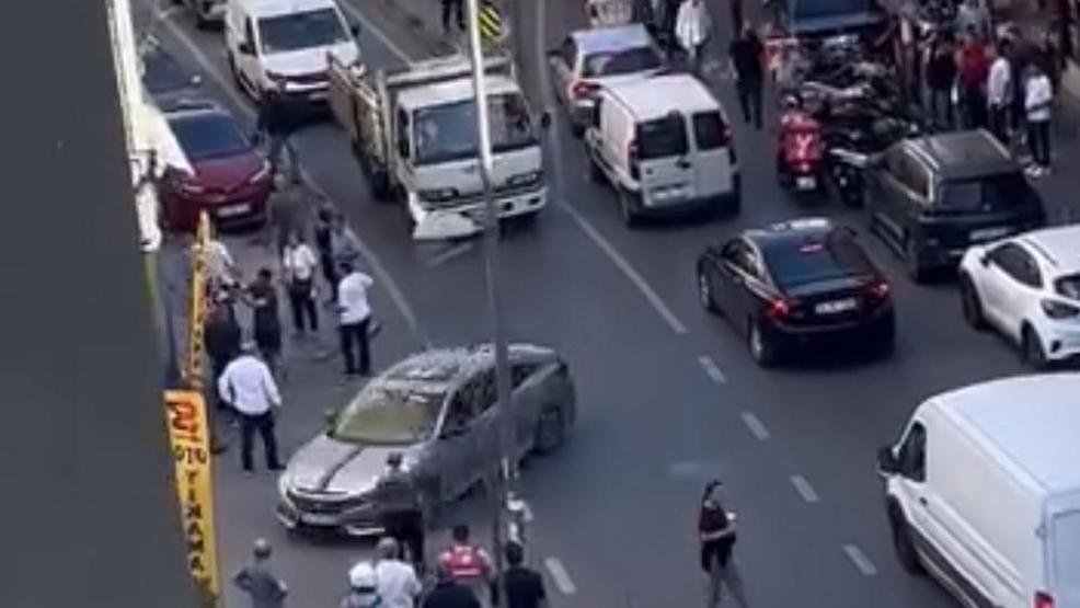 Kağıthanede avukata kanlı pusu: Motosikletli katilden kurşun yağmuru Dehşet anları kameralarda