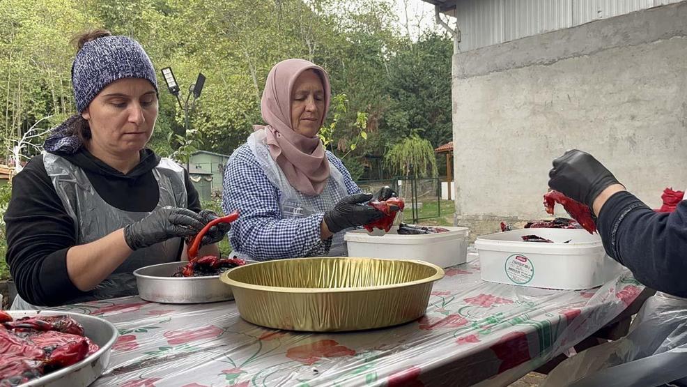 Balkan Mutfağını Vazgeçilmez Lezzeti: Lütenista Lütenista Nedir, Nazır Hazırlanır