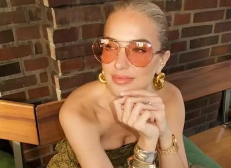 Burcu Esmersoy Sanal Medya Kazasında Eşinin Çıplak Halini Paylaştı