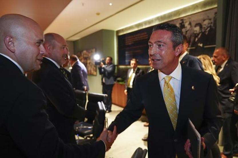 Fenerbahçede başkanlığa seçilen Sadettin Saran mazbatasını aldı