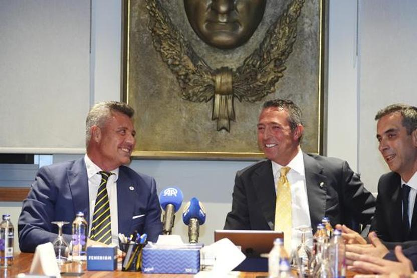 Fenerbahçede başkanlığa seçilen Sadettin Saran mazbatasını aldı