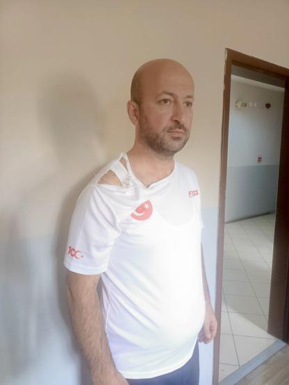 Velayet davasına kan bulaştı Çocuğunu görmeye giden babaya kadınlardan sopalı saldırı: İmdat diye kaçtı