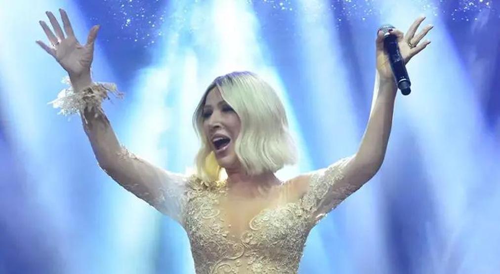 Seda Sayan Filtresiz Fotoğrafını Paylaştı, Yorum Yağdı