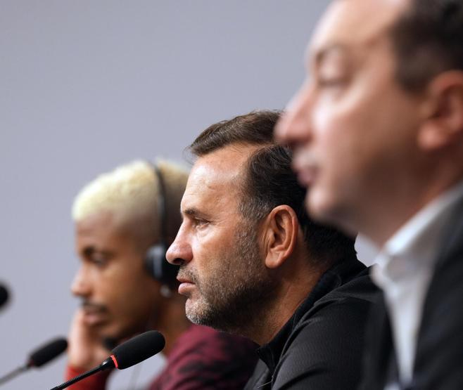 Galatasaray Teknik Direktörü Okan Buruk, Liverpool maçını değerlendirdi