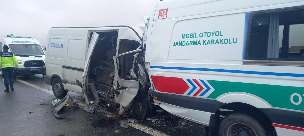 Jandarma aracına minibüs çarptı: 2 asker şehit, 1 sivil hayatını kaybetti