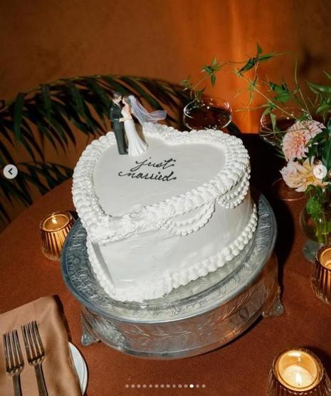 Selena Gomez’den Filtresiz Paylaşım Düğün Pastası Sanal Medyanın Gündeminde