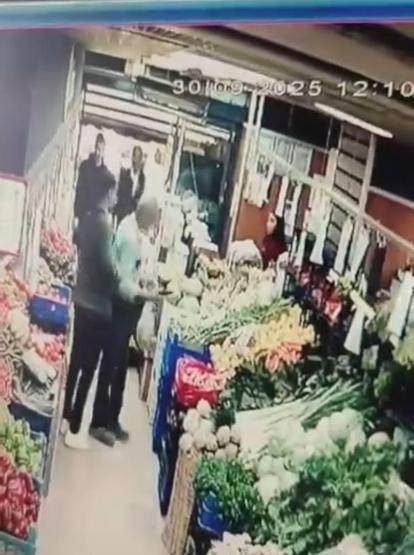 Köpeği ile alışveriş yapan kadına yumruklu saldırı Saldırgan yakalandı: Suç kaydı olduğu ortaya çıktı