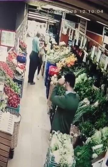 Köpeği ile alışveriş yapan kadına yumruklu saldırı Saldırgan yakalandı: Suç kaydı olduğu ortaya çıktı