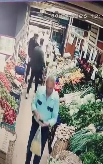 Köpeği ile alışveriş yapan kadına yumruklu saldırı Saldırgan yakalandı: Suç kaydı olduğu ortaya çıktı