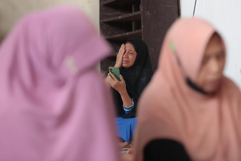 Endonezya’da okul çökmesi sonucu zamanla yarış sürüyor: 91 kişi enkaz altında, aileler çaresiz bekleyişte…