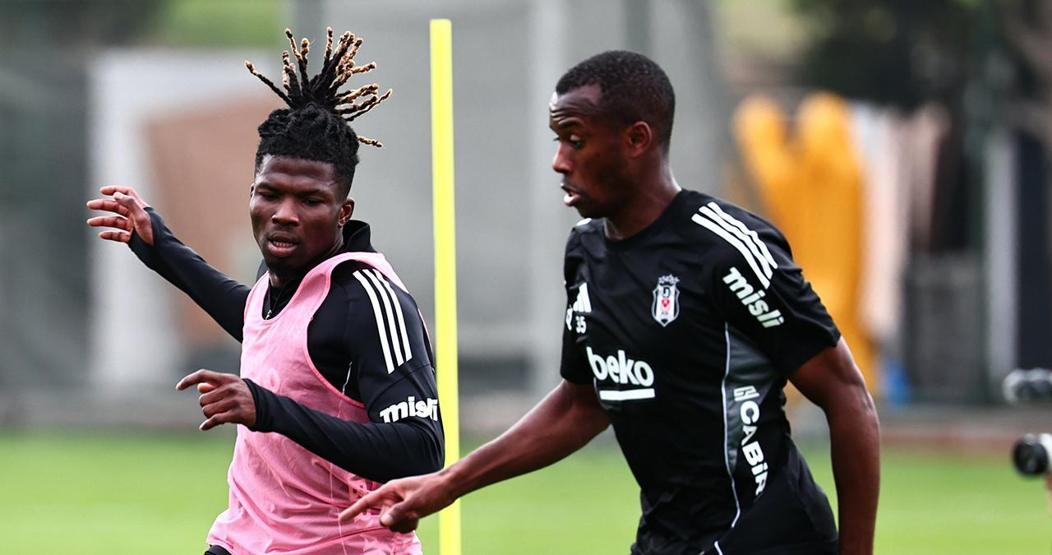 Beşiktaşta yıldız oyuncunun bileti kesildi Yollar ayrılıyor...