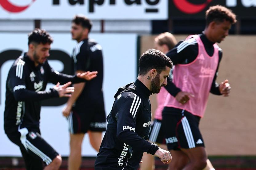 Beşiktaş’ta Galatasaray mesaisi sürüyor