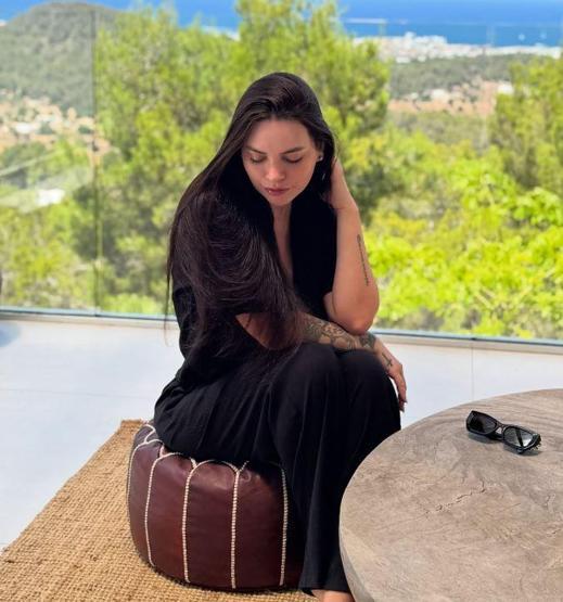 Fenerbahçenin kalecisi Edersonun güzeller güzeli eşi Lais Moraes tarzıyla görenleri büyüledi Öz yengem be