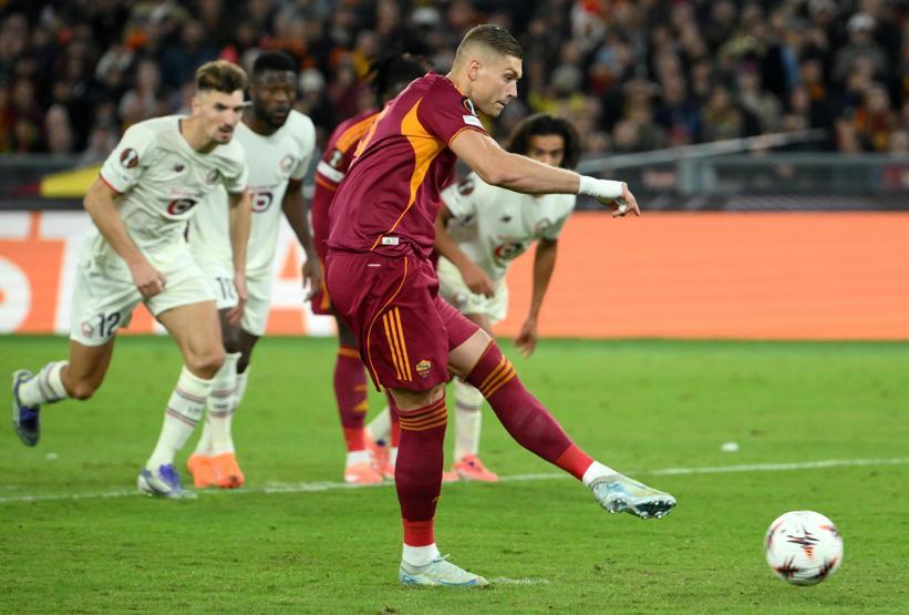 ÖZET | Futbolda eşi benzeri görülmemiş olay Berke Özer, üst üste 3 penaltı kurtardı