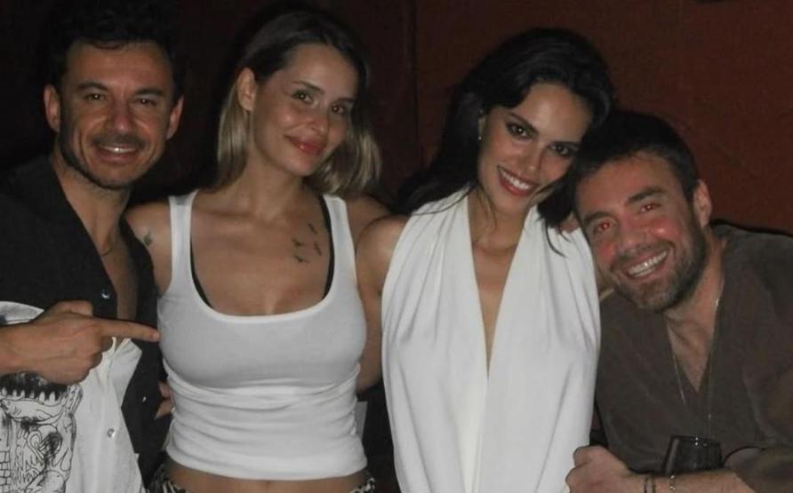 Özgü Kaya Aşkını Sanal Medyada İlk Kez İlan Etti Murat Dalkılıç Konserinde Kalpler Havada