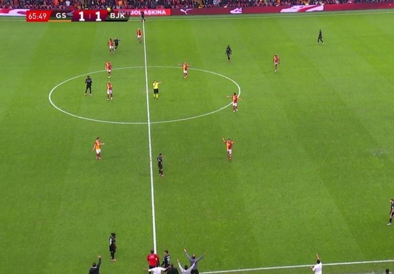 Galatasaray - Beşiktaş derbisindeki hakem hataları gündem oldu İşte tartışmalı pozisyonlar...