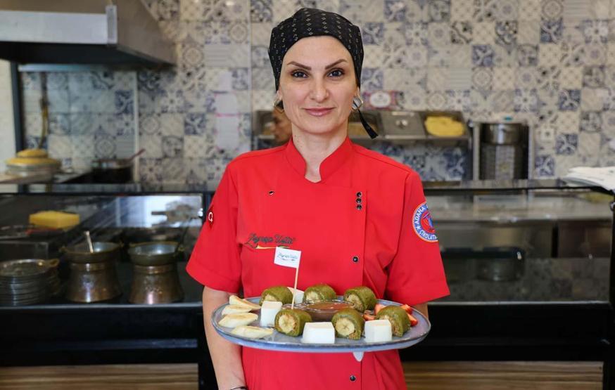 Uzak Doğudan gelen müşterilerinden esinlendi, Sushi Kadayıf yaptı