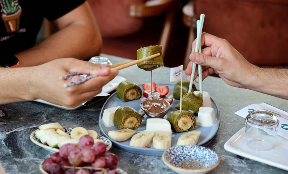Uzak Doğudan gelen müşterilerinden esinlendi, Sushi Kadayıf yaptı
