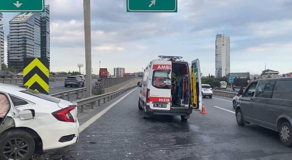 İstanbul TEM Otoyolunda kaza: 4 yaralı