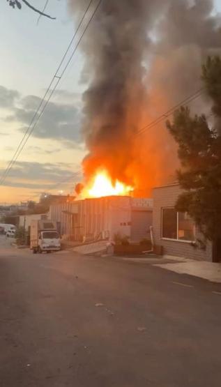 İstanbulda mobilya imalathanesinde korkutan yangın