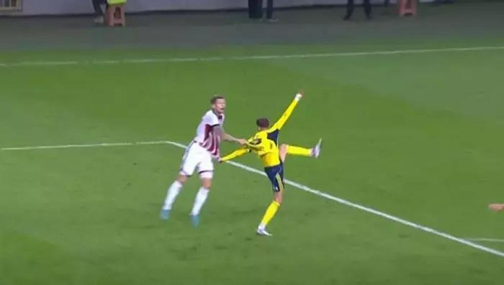 Samsunspor - Fenerbahçe maçındaki tartışmalı pozisyonlar değerlendirildi Gol iptali doğru mu