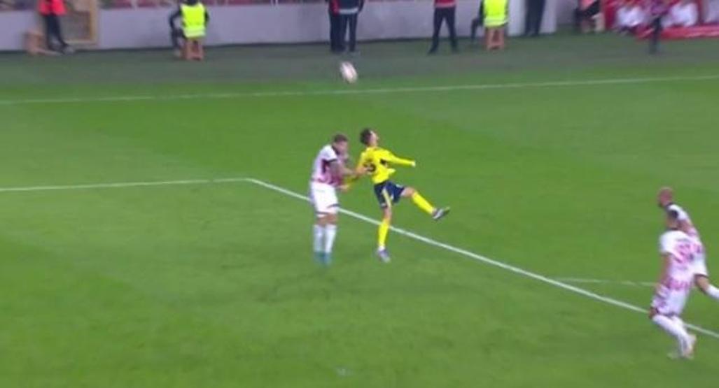 Samsunspor - Fenerbahçe maçındaki tartışmalı pozisyonlar değerlendirildi Gol iptali doğru mu