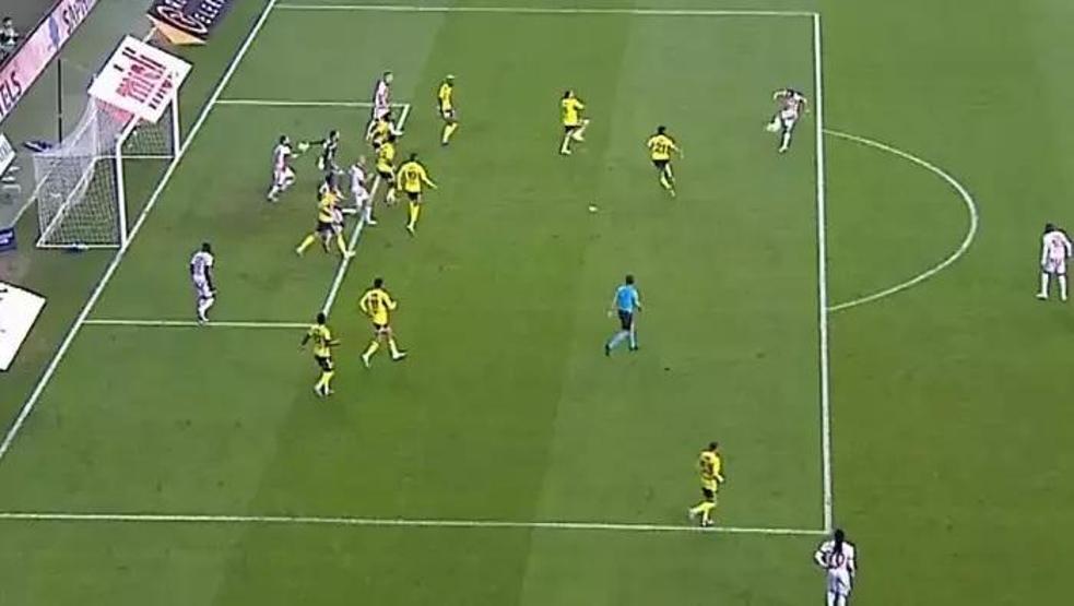 Samsunspor - Fenerbahçe maçındaki tartışmalı pozisyonlar değerlendirildi Gol iptali doğru mu