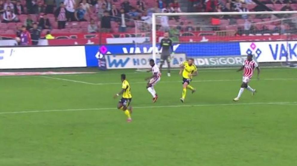 Samsunspor - Fenerbahçe maçındaki tartışmalı pozisyonlar değerlendirildi Gol iptali doğru mu