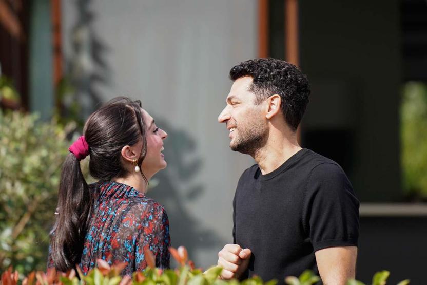 Güller ve Günahlar Setinde Neşe Var