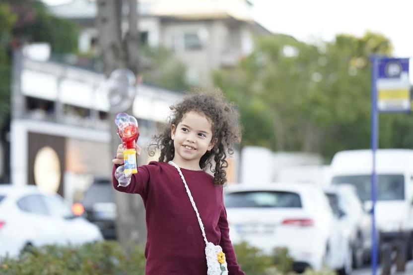 Güller ve Günahlar Setinde Neşe Var