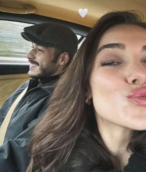 AYNA KARŞISINDA BÖYLE POZ VERDİLER İnci Tanelerinin Cihanı Kubilay Aka ile Hafsanur Sancaktutan aşka geldi