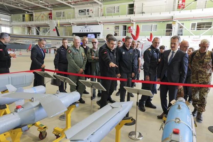 İtalya Savunma Bakanlığı heyeti BAYKAR teknolojisini yerinde inceledi