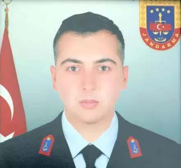 Şehidimizin anısına yaptırılan çeşmeye çirkin saldırı: Bayrak ve fotoğraf tahrip edildi