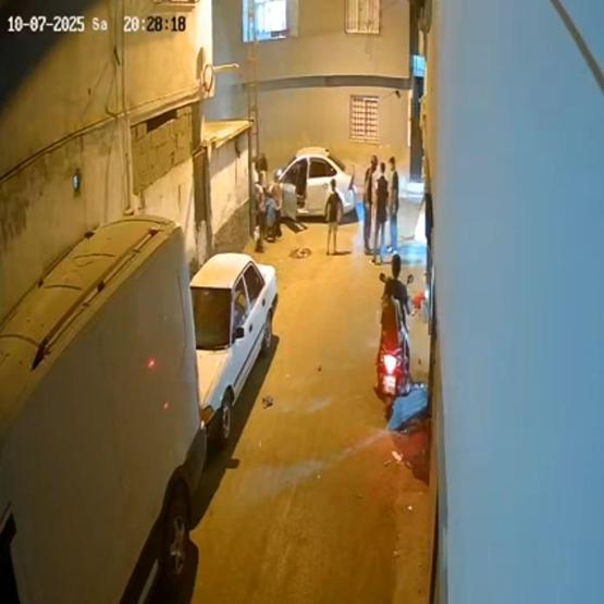 Polis kılığında terör estirdi: Üst araması yaptı, çocuğa tabancayla ateş etti