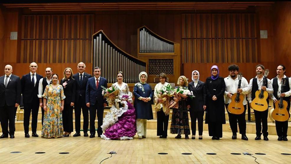 Cumhurbaşkanı Erdoğanın eşi Emine Erdoğan, Gazzeye yardım etkinliğine katıldı