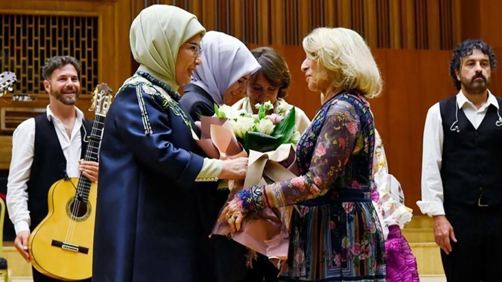 Cumhurbaşkanı Erdoğanın eşi Emine Erdoğan, Gazzeye yardım etkinliğine katıldı