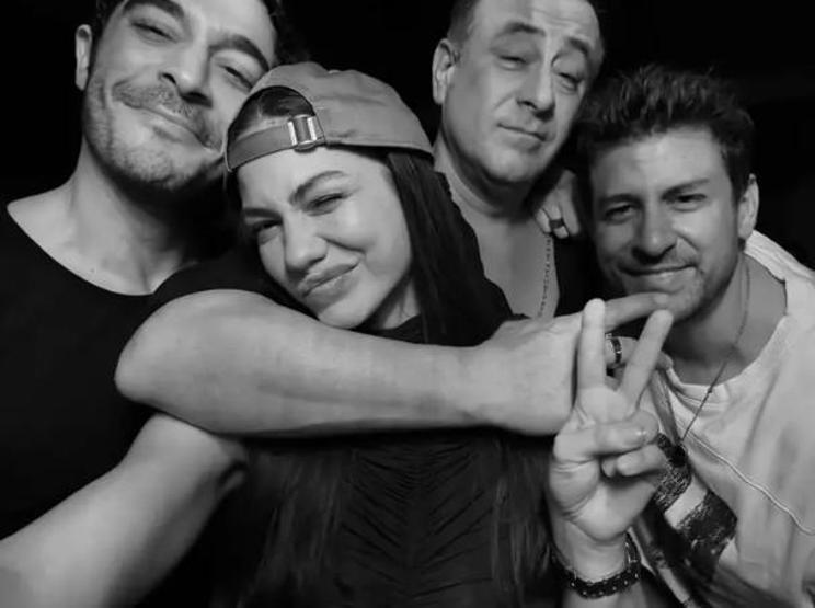 Birand Tunca’ya sürpriz doğum günü Ünlü isimler akın etti