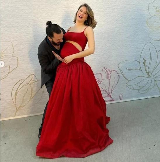 Burcu Biricik ve Kızı Luna’nın Neşeli Halleri Sanal Medyada “Örnek Anne” Yorumu Yağdı