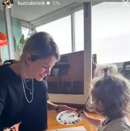 Burcu Biricik ve Kızı Luna’nın Neşeli Halleri Sanal Medyada “Örnek Anne” Yorumu Yağdı