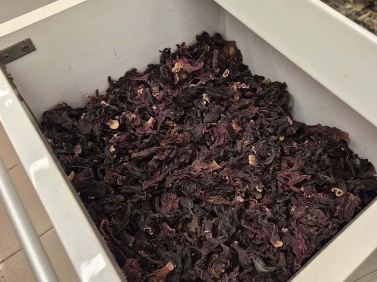 Kışın favorisi: Zencefil, propolisli macun, kara mürver ve karadut pekmezleri