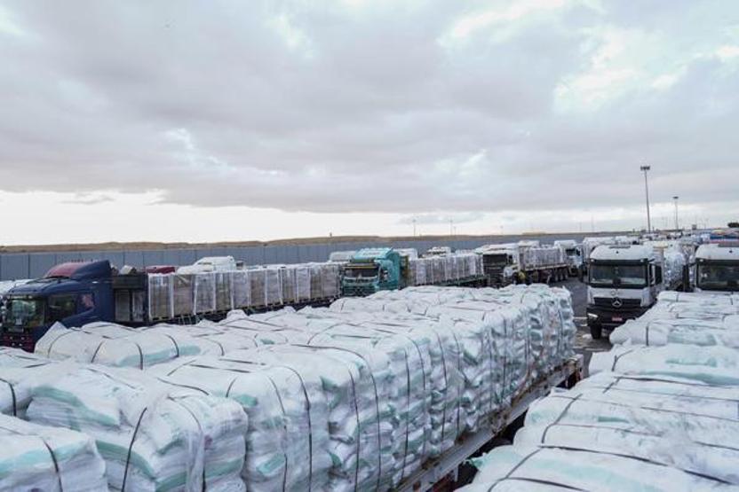 Gazze’ye insani yardım taşıyan 400 kamyon giriş yaptı