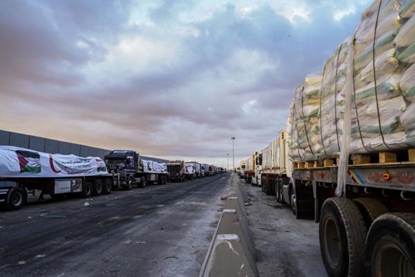 Gazze’ye insani yardım taşıyan 400 kamyon giriş yaptı